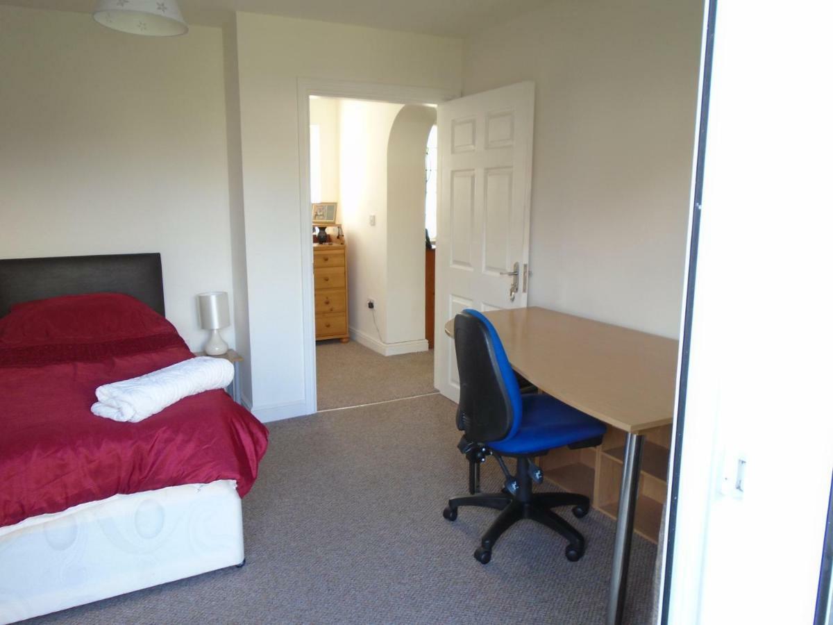 Tea In Liverpool - Private - Quiet - Ground Floor - En-Suite - Walk-In-Shower Екстер'єр фото