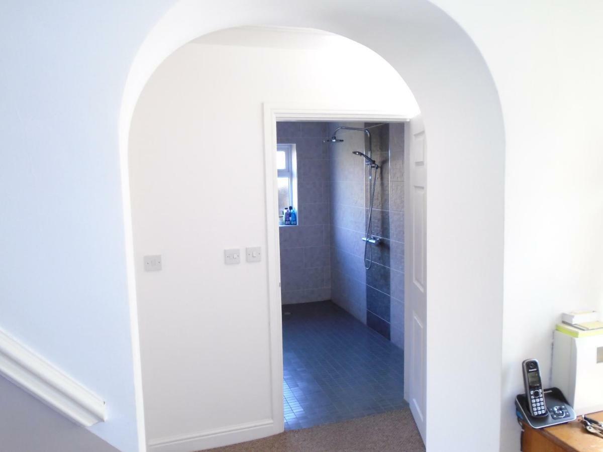Tea In Liverpool - Private - Quiet - Ground Floor - En-Suite - Walk-In-Shower Екстер'єр фото