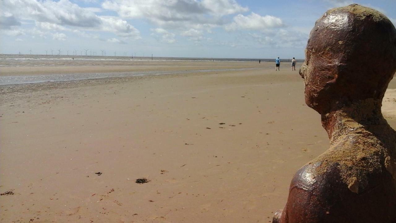 Tea In Liverpool - Private - Quiet - Ground Floor - En-Suite - Walk-In-Shower Екстер'єр фото