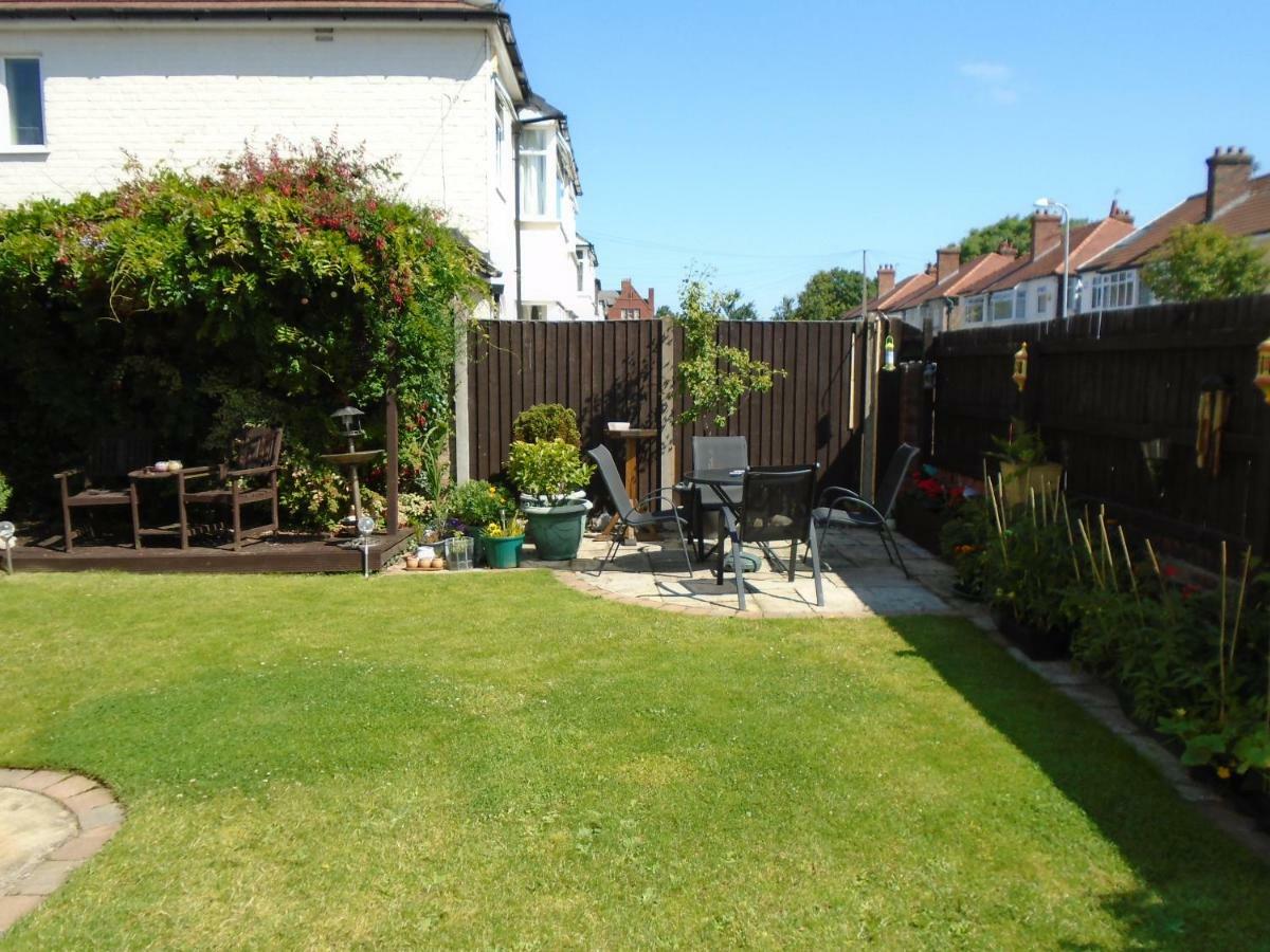 Tea In Liverpool - Private - Quiet - Ground Floor - En-Suite - Walk-In-Shower Екстер'єр фото