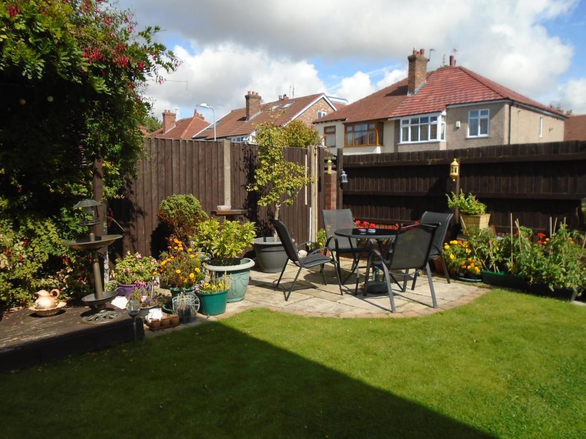 Tea In Liverpool - Private - Quiet - Ground Floor - En-Suite - Walk-In-Shower Екстер'єр фото